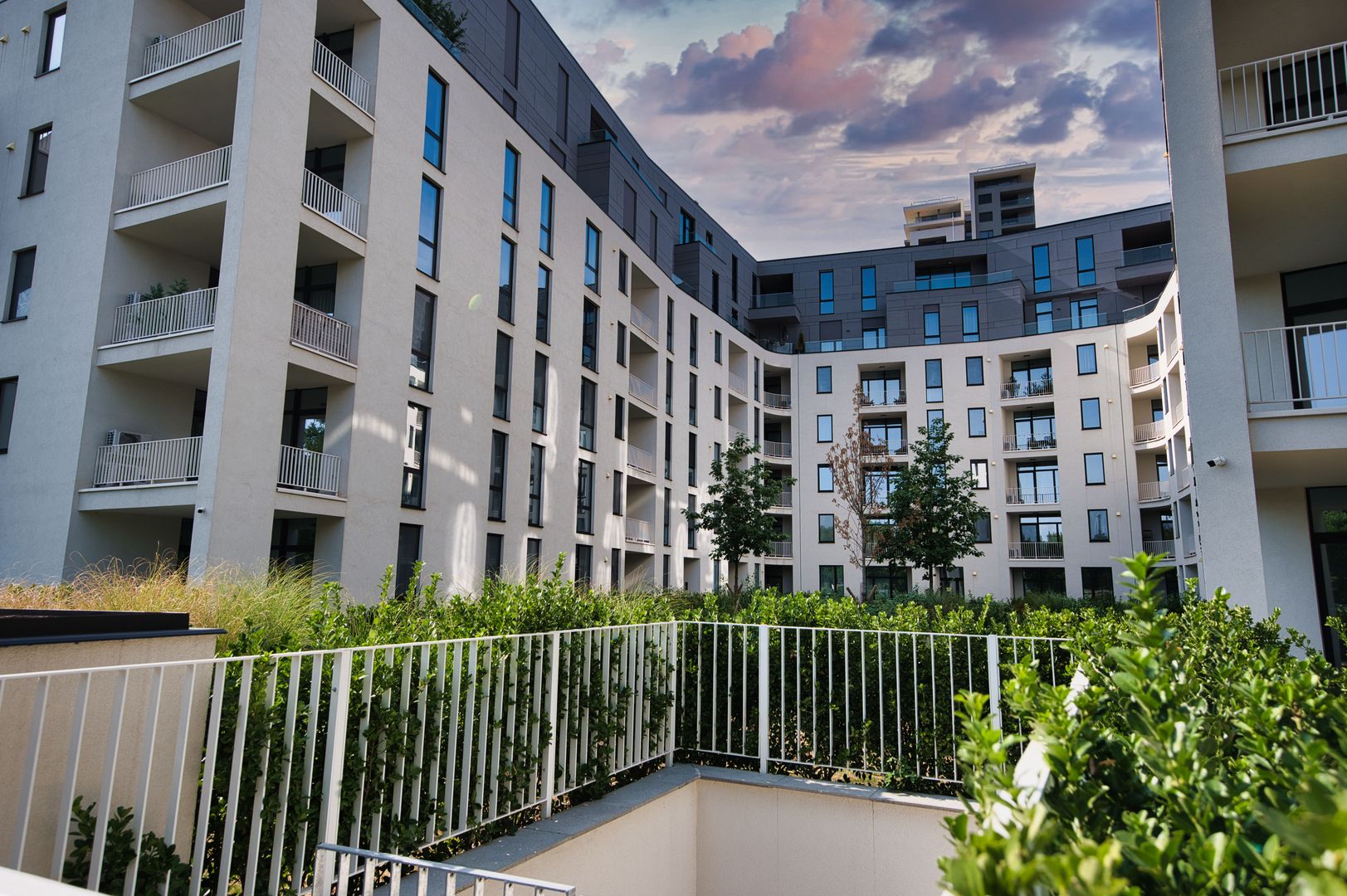 Apartament Luxos de Închiriat în Complexul Rezidențial ISHO - Poză 3