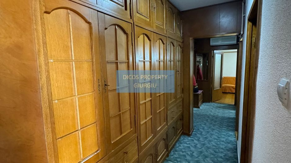 De vanzare apartament 3 camere - Poză 10