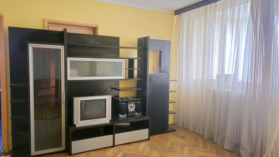 De vanzare apartament cu 3 camere Tiglina 1, 67.000 euro - Poză 2