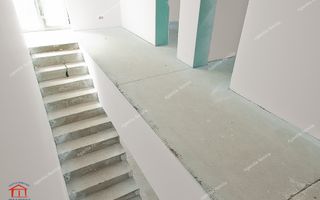 Casă de Vis în Devenire: Vilă Modernă cu Potențial imens - Poză 7