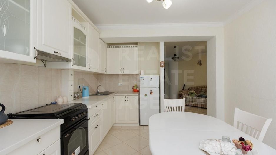 Vânzare, apartament, 2 camere , str. Alba Iulia, Buiucani - Poză 3