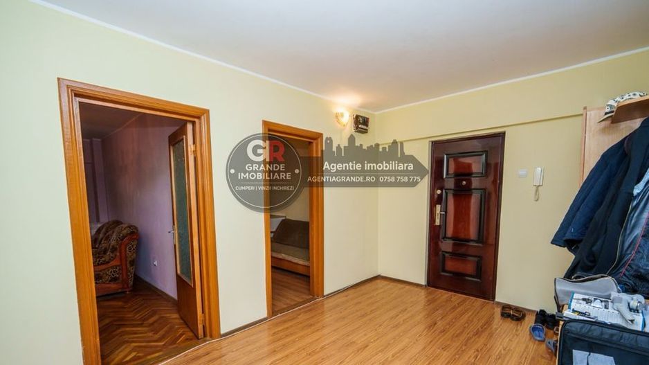 Str Victoriei - Apartament 2 cam decomandat Central - Poză 7
