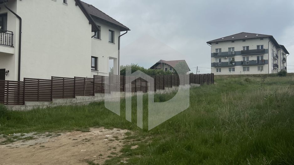 Teren intravilan pe Calea Cisnadiei-600 mp-2 fronturi - Poză 2