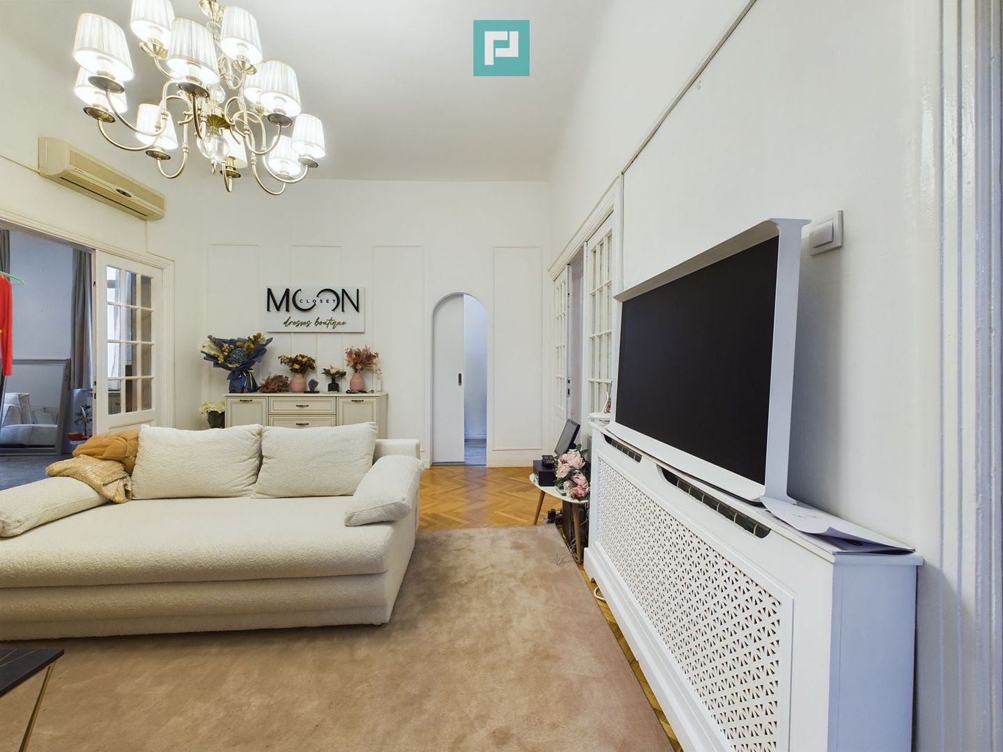 Apartament Central Renovat – Spațiu Generos la Piața Unirii - Poză 6