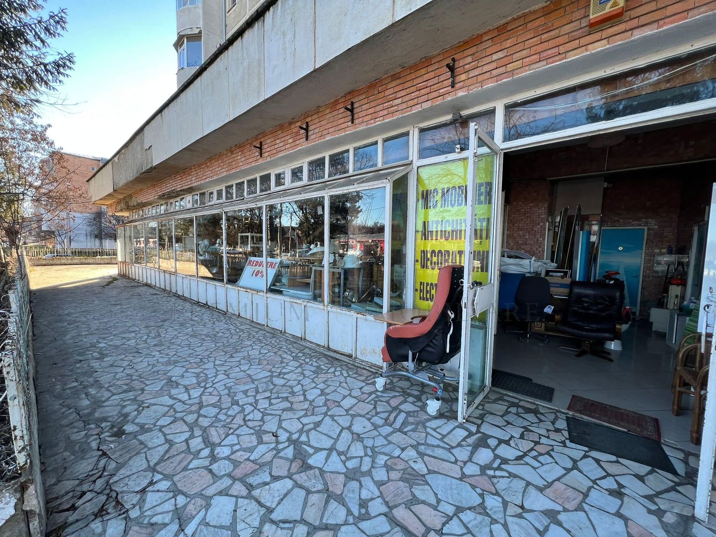 Spatiu Comercial De inchiriat / vanzare - Zona centrala Onesti - Poză 3