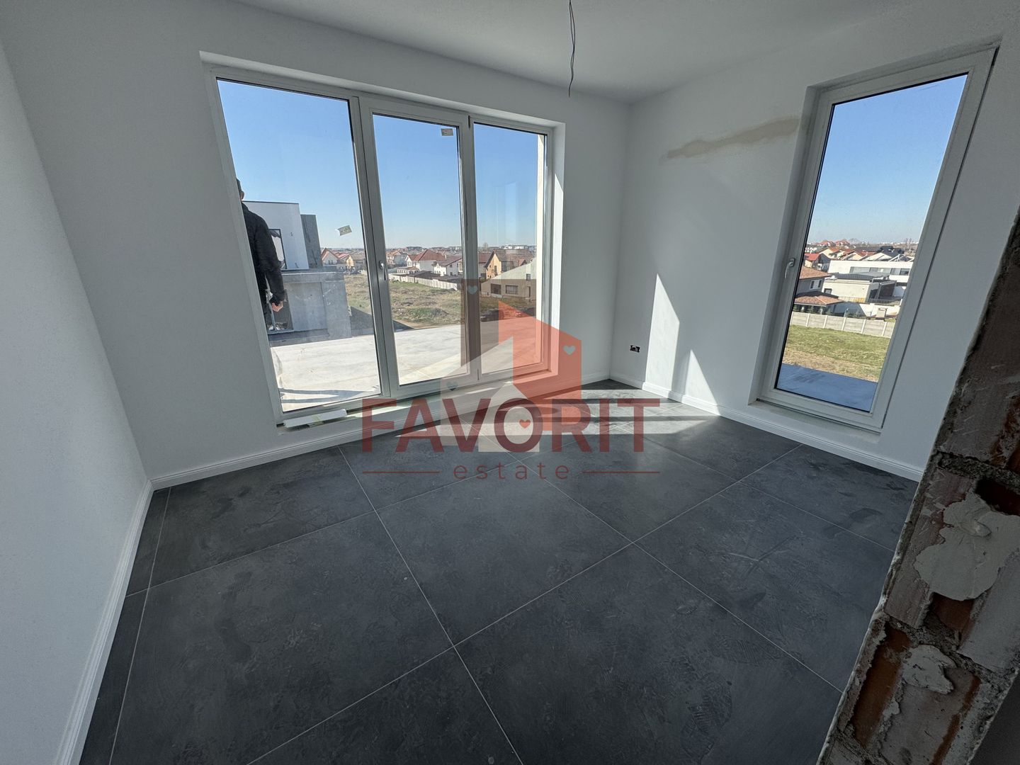 Apartament deosebit. Terasa 50 mp. Zona Buziasului. - Poză 9