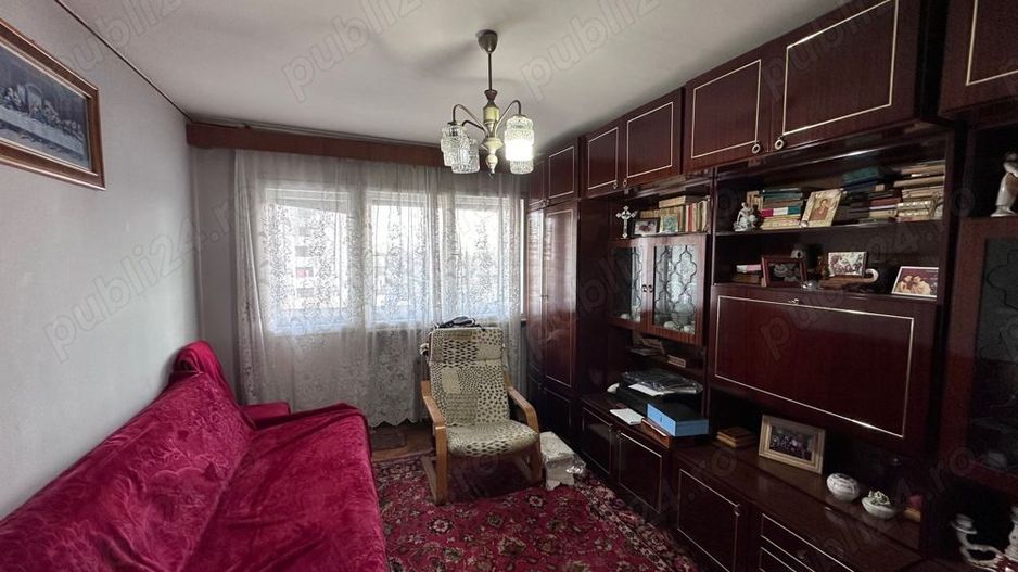 Ag BRASADAS vinde apartament 3 camere etaj 6/10 decomandat. - Poză 3