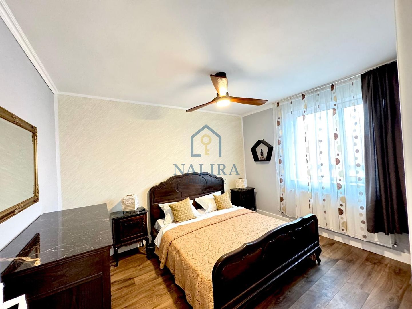 Chirie apartament ultracentral - 2 camere Gh. Sincai - Poză 1