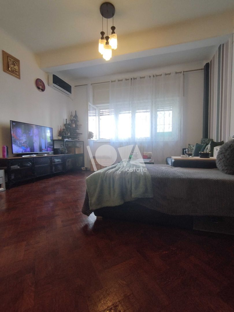 De vânzare: apartament 3 camere Piata Victoriei - parter înalt - Poză 2