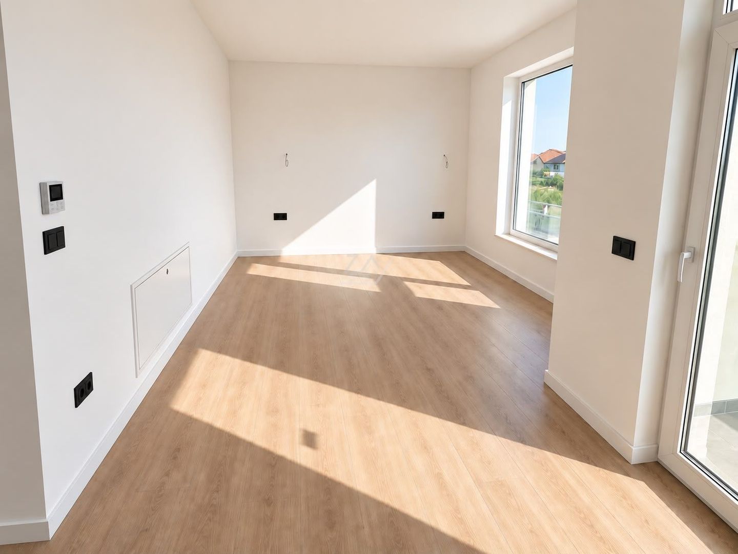 Comision 0! Duplex cu 5 camere despartit prin camera tehnica. Asfalt. - Poză 8