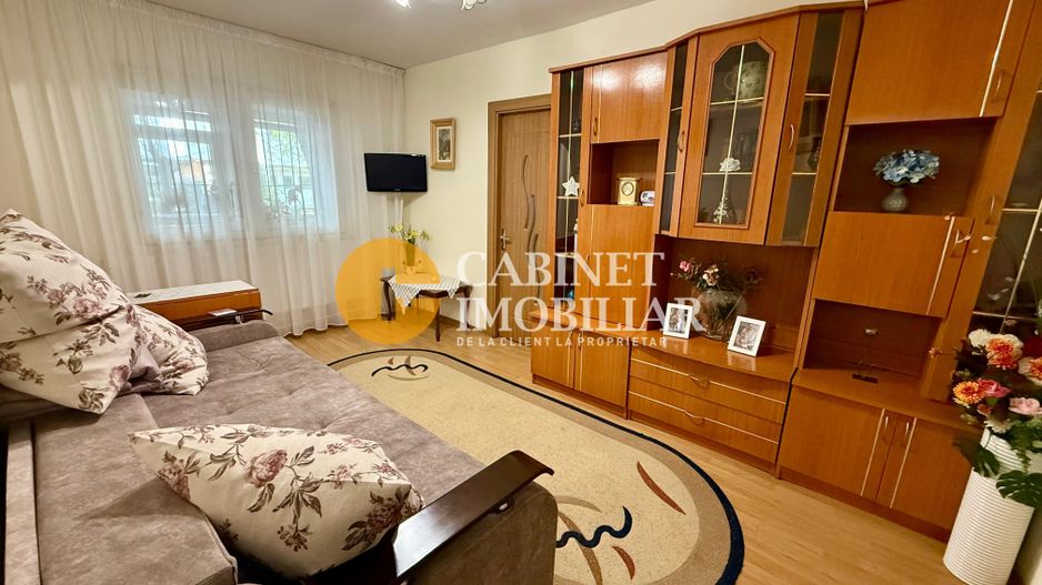 Apartament cu 2 camere -  Zona Alexandru cel Bun - Poză 1