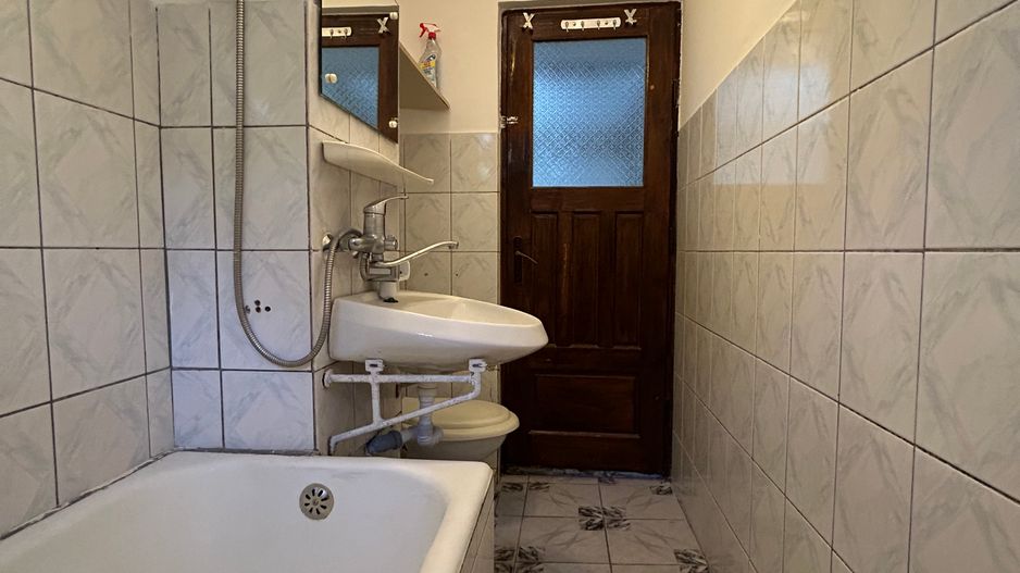 Apartament cu 3 camere și boxă în zona Complex KM5 - Poză 10