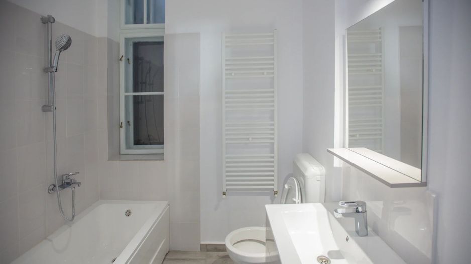 Chirie, apartament 2 dormitoare, central 550 E/lună (neg). Comision 0. - Poză 17