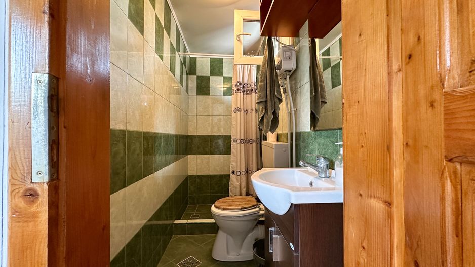 Închiriere Spațiu și Teren în Pecica – Ideal pentru Showroom - Poză 8