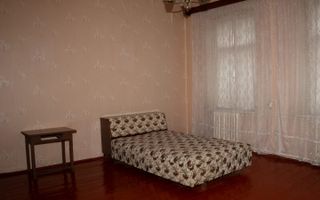 Casă tip duplex, ultracentral, str. Petru Rareș, curte 85 mp, 170000 € - Poză 14