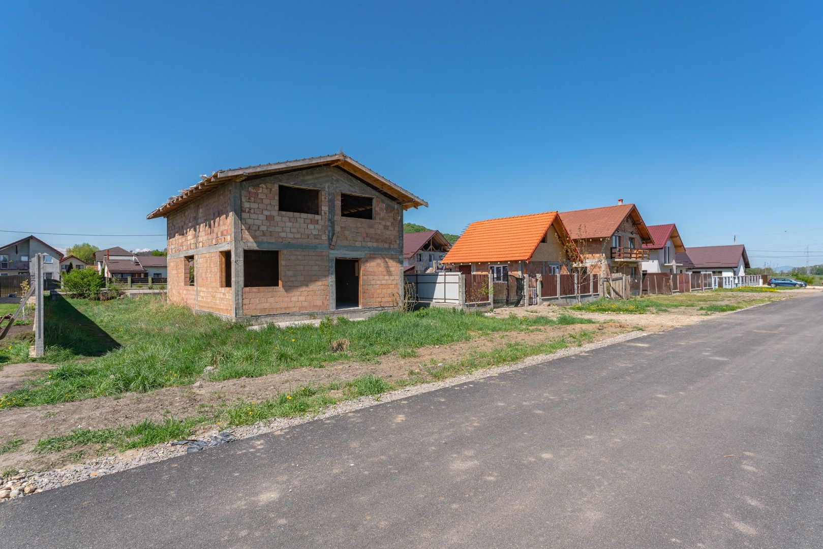 Oportunitate Casă la Roșu în Harman – Ideală pentru Personalizare - Poză 3