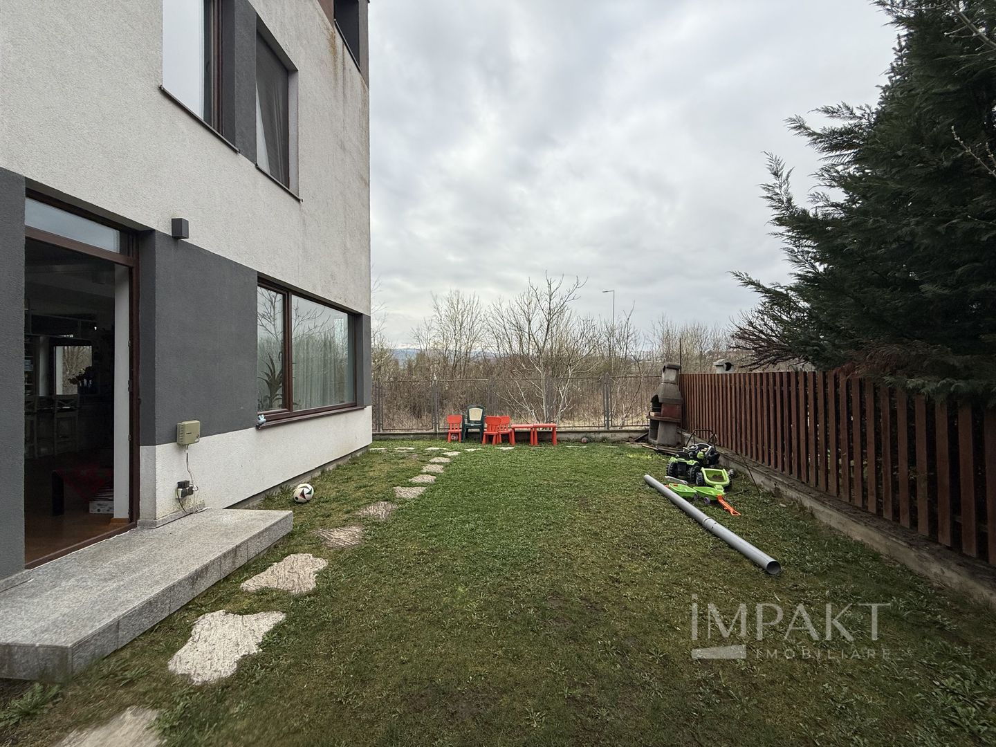 Casa insiruita deosebita cu 5 camere in cartierul Sopor - Poză 25