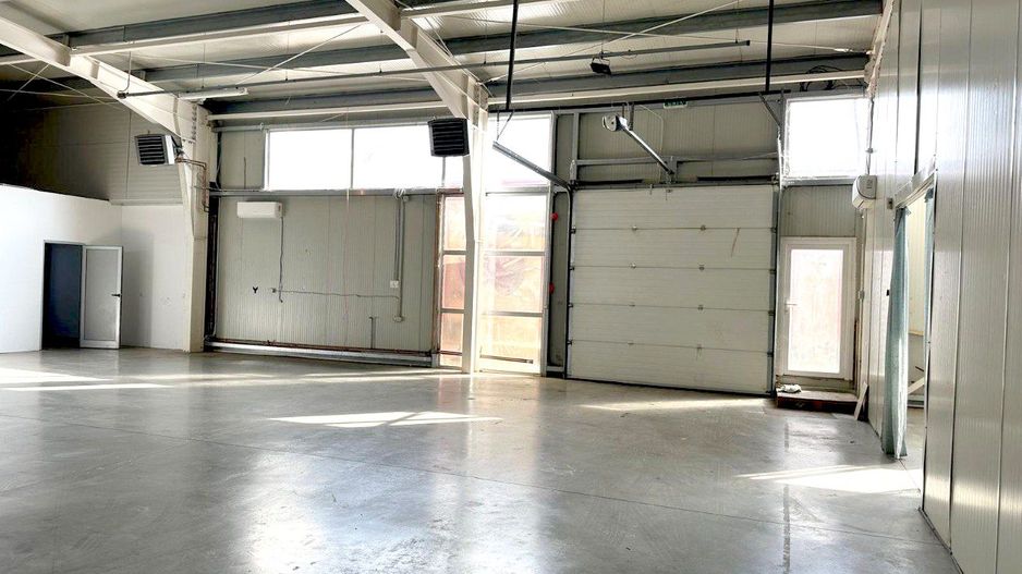 Hala mixta 800 mp de inchiriat – showroom, birouri, depozit – Arad - Poză 2