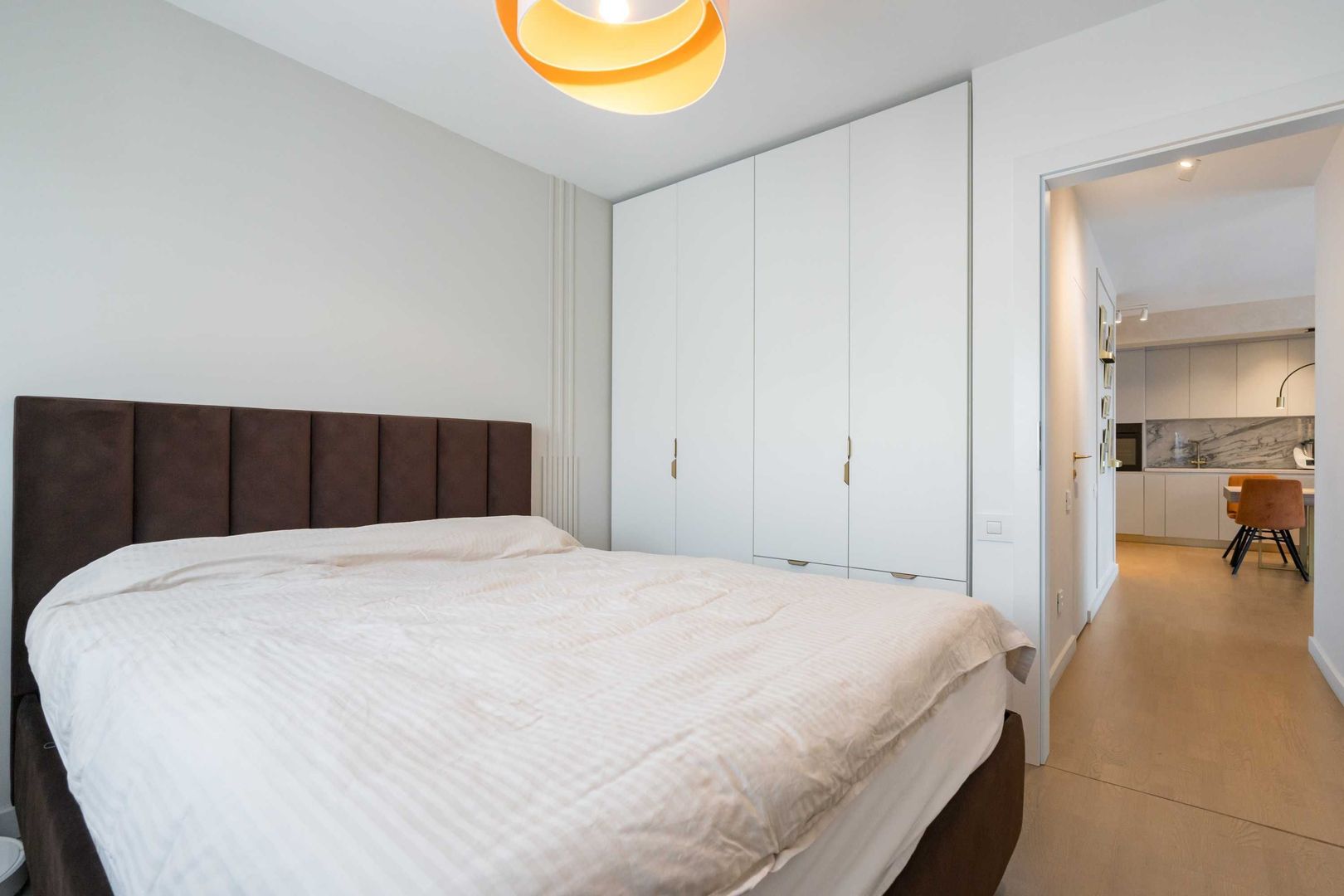 3 camere Bloc nou,Mobilat Utilat,Parcare sub,Paza,Boxa,Vedere panorami - Poză 6