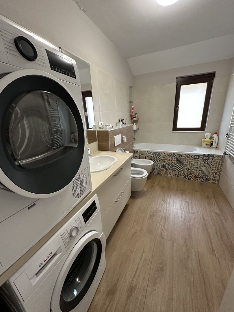 Duplex cu 5 camere de vanzare  în zona Aradului - Poză 30