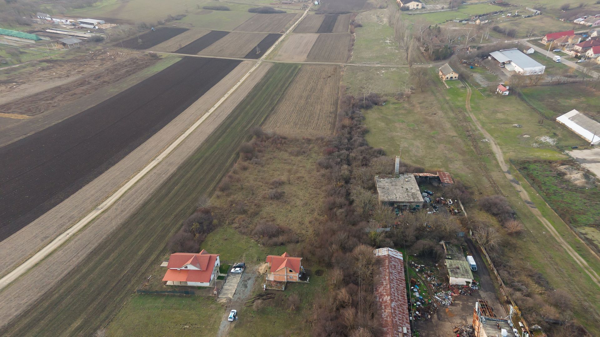 Teren de 444 mp la intrare în Chișineu Criș - Poză 2