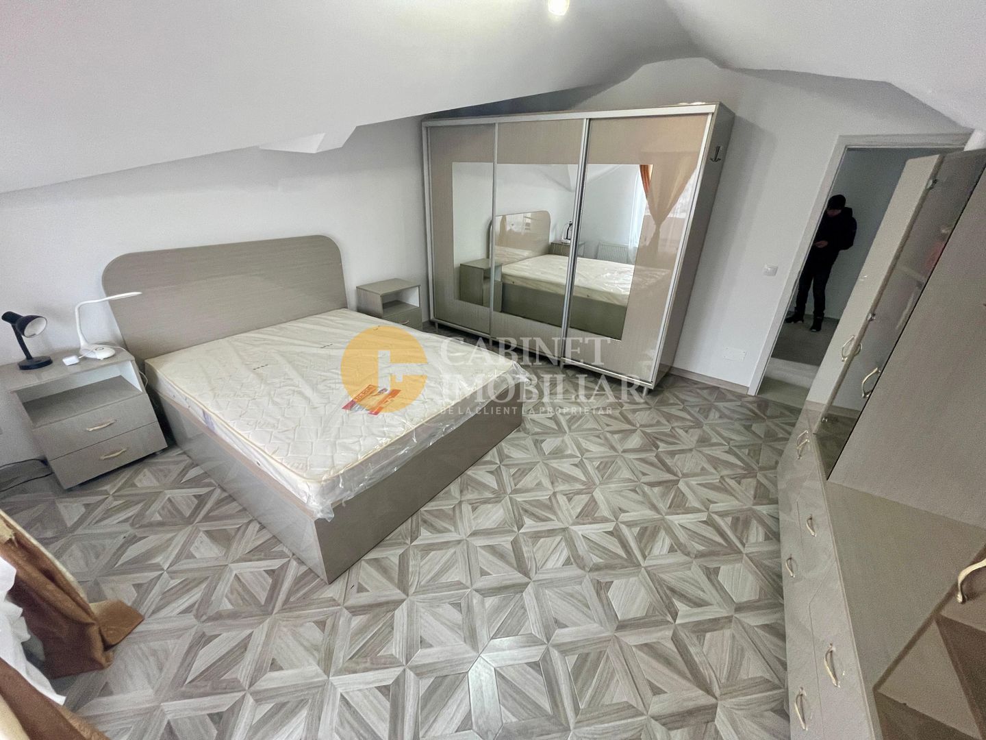 Bucium, 3 camere decomandate, 78 mp, bloc nou - Poză 1