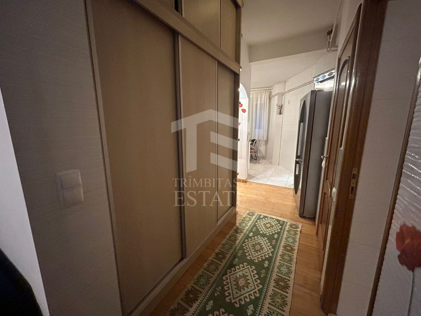 3 Camere Ultracentral 2 minute de Metrou Univestitate - Poză 6