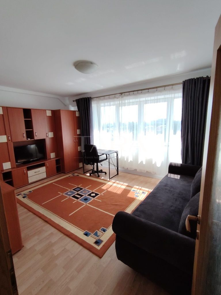 Apartament 37 mp, etaj 3/4, mobilat și utilat complet, 2 parcari. - Poză 3