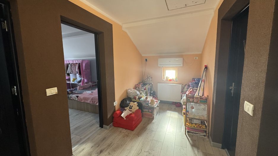Casa Individuala Sanmihaiu Roman,P+M,4 Camere,2 Bai,Panouri Solare,Carport Auto - Poză 12