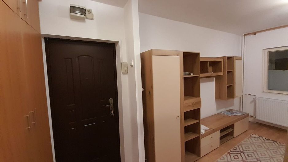Garsonieră spațioasă, bloc anvelopat, zona Sebastian – Vulcan-Pet friendly - Poză 3