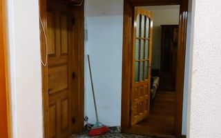 Apartament de vanzare zona centrala etaj 2/8 cu lift - Poză 9