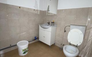 Spatiu comercial de inchiriat, central, trafic intens! - Poză 10