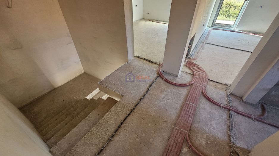 Casa Tip Duplex cu 5 camere si gradina generoasa, in Sura Mica - Poză 13