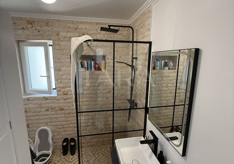 Apartament 3 camere, terasă de 55 mp și parcare în garaj – zona Petrom - Poză 6