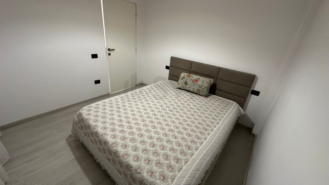 REA1027688 Apartament 2 camere de vanzare renovat si mobilat cu loc de parcare A - Poză 10
