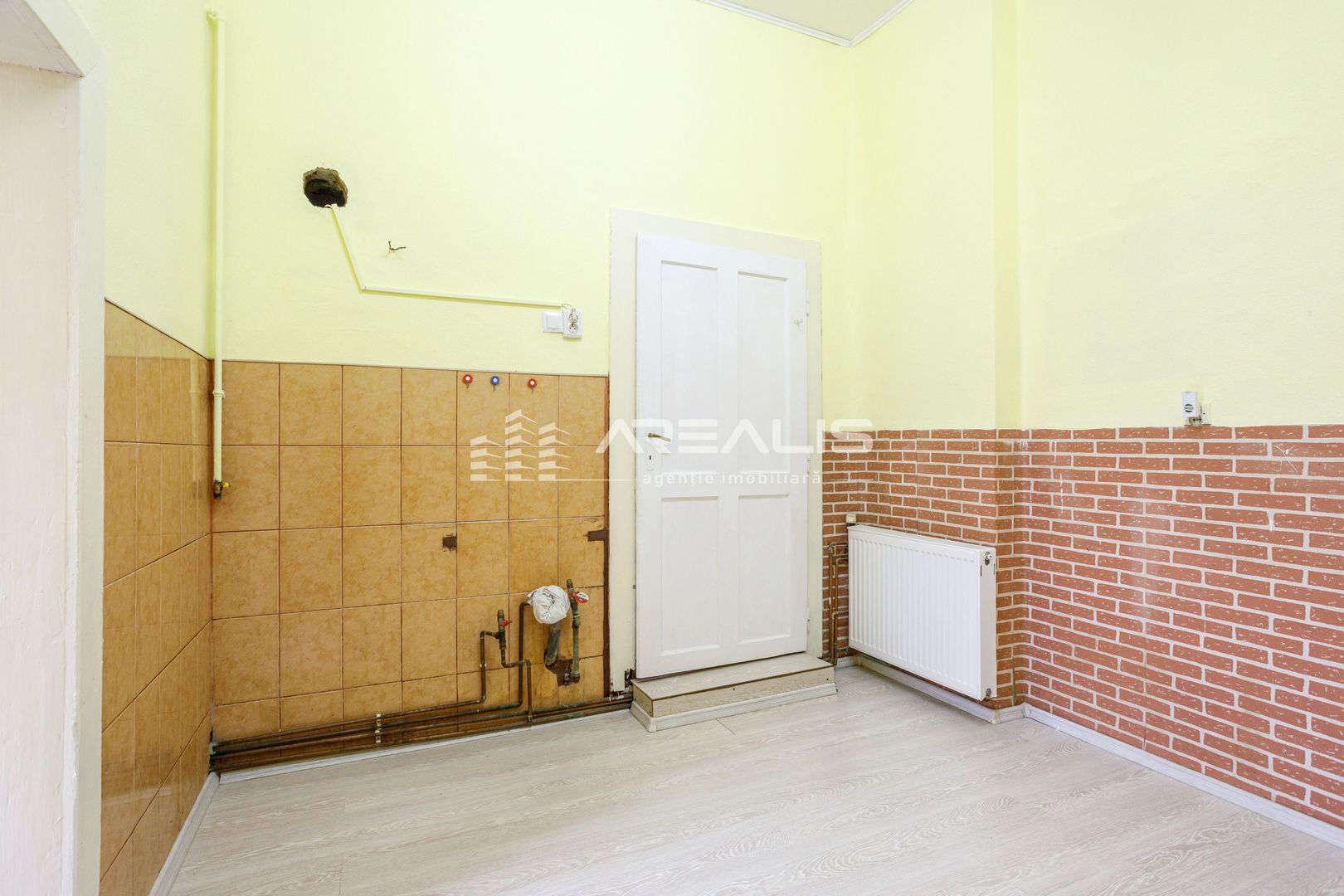 Apartament 2 camere ultracentral, cu loc de parcare - Poză 3