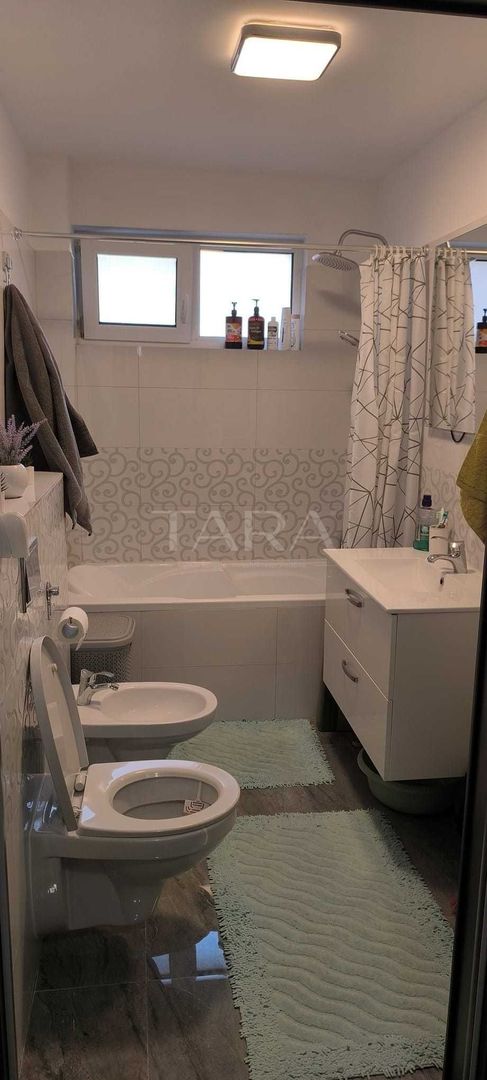 Apartament cu 3 camere, etaj 1, parcare inclusă, acces privat. - Poză 8