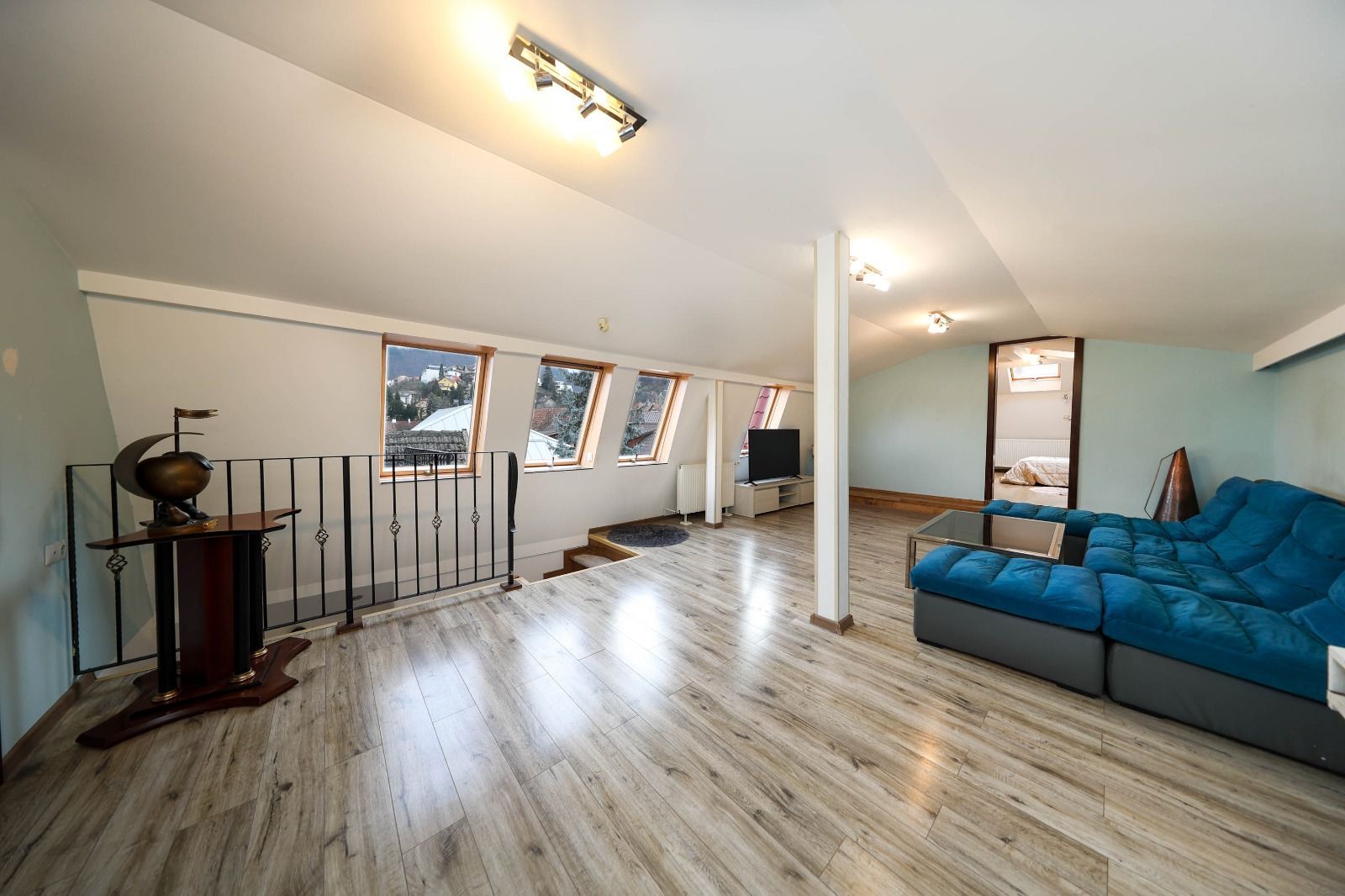 Casă deosebită de vânzare în centrul Brașovului - Poză 32