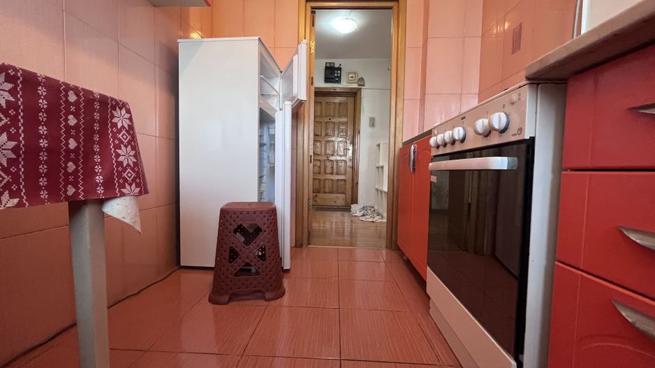 Zonă bună! Vânzare apartament cu 3 camere, micro 6- Târgoviște! - Poză 7