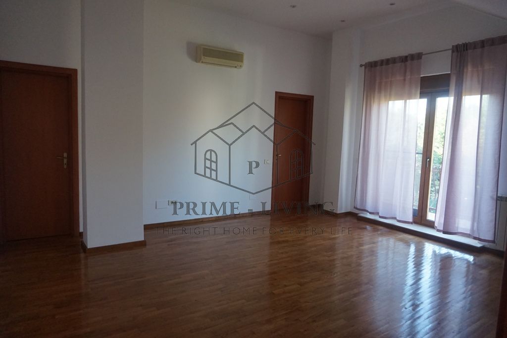 VILA CU 6 CAMERE SI PISCINA LA INCHIRIERE LANGA BRITISH SCHOOL - Poză 5