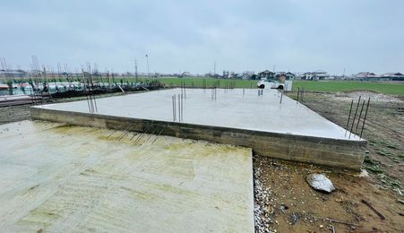 Teren intravilan cu fundație ridicată (plan P)