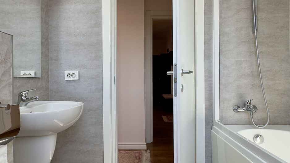 Apartament 3 camere, bloc nou, centrala proprie, parcare subterana inclusa. - Poză 17