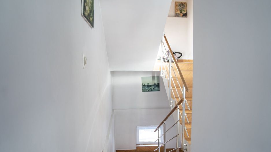 Brancoveanu, S+P+1Et+M(locuibila), 5 camere, garaj, statii metrou, stb - Poză 7