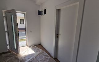 Casă single P+1+Pod în Otopeni - Poză 9