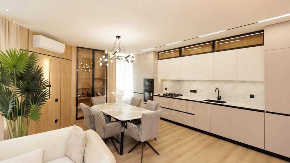 Vânzare, apartament, 3 camere , strada Ioana Radu, Buiucani - Poză 1