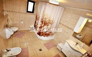Casa 8 camere,4 bai,482mp,1.100mp teren,2 garaje,0% comision - Poză 7
