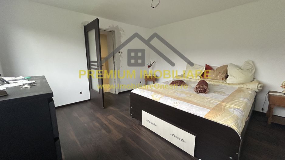 Casa de vanzare in Slanic Moldova . - Poză 1