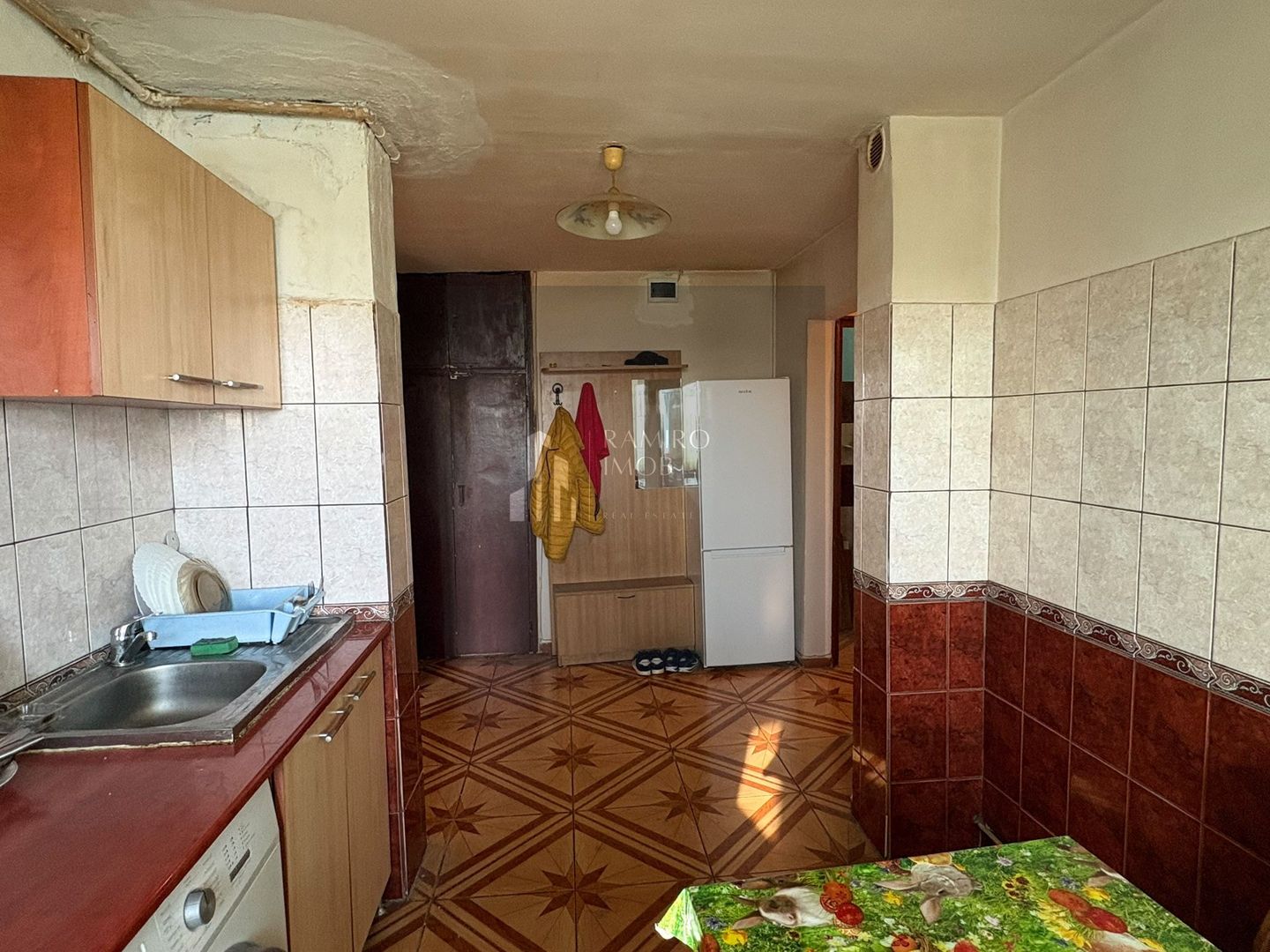 Apartament 3 camere decomandat -10 minute de metrou Aparatorii Patriei - Poză 10