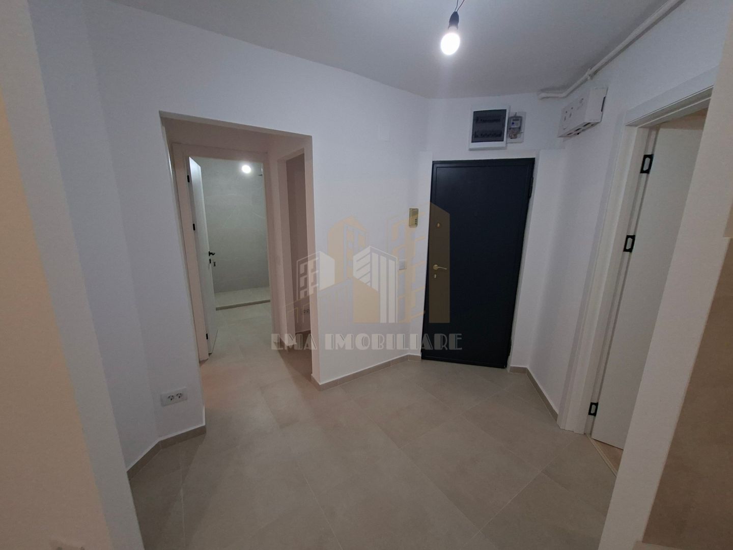 Apartament 2 camere decomandat Tractorul Brasov - Poză 1