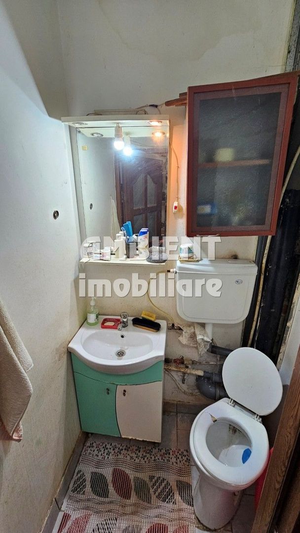 Cameră de cămin cu baie, etaj 1, zona Liceu Stefan Procopiu; - Poză 2